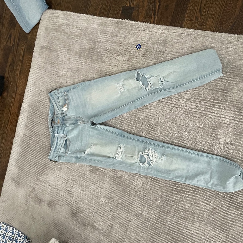 American Eagle Outfitter women's Super Super Stretch jeans - light wash - size 2